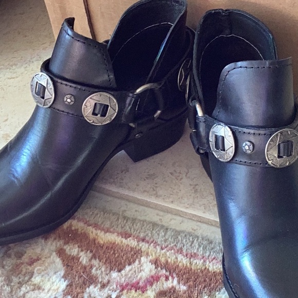 Steve Madden ankle boots, black, 7 1/2 - Picture 6 of 6